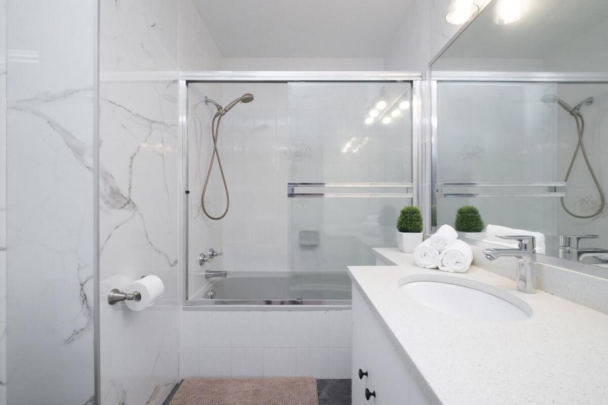 Spacious 4Br W Ensuites Mins To Downtown Yvr Ubc Vancouver Extérieur photo