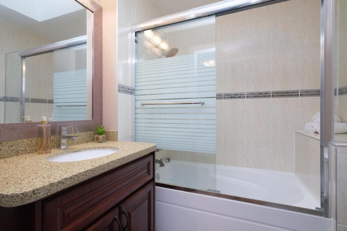 Spacious 4Br W Ensuites Mins To Downtown Yvr Ubc Vancouver Extérieur photo